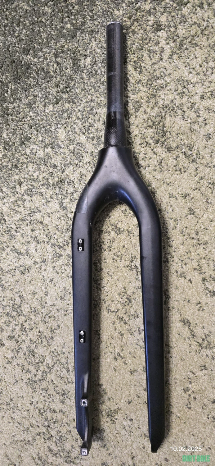 13. Furca carbon 29er Koga