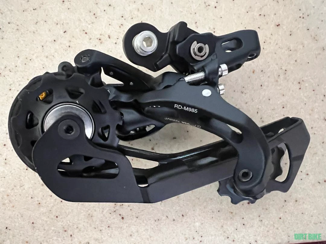1. SCHIMBATOR SPATE SHIMANO XTR - 10 VITEZE