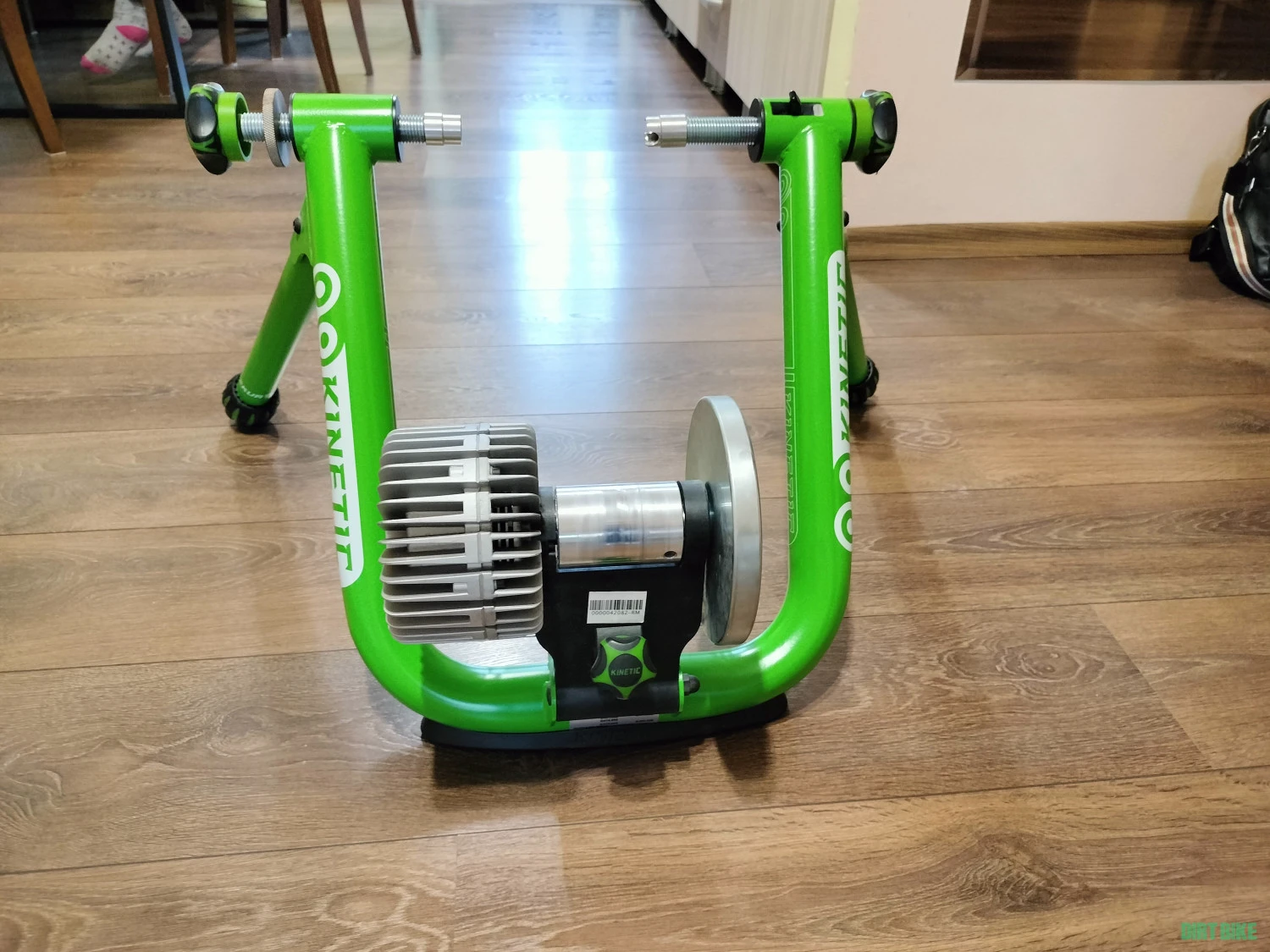 1. Home trainer Kinetic+ covor Tacx