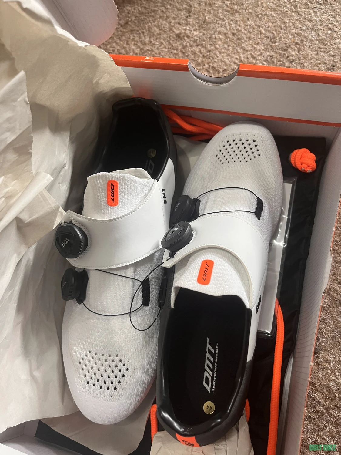 2. Pantofi 44 DMT SH1