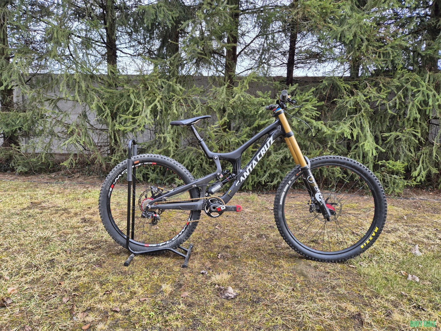 1. Santa Cruz V10
