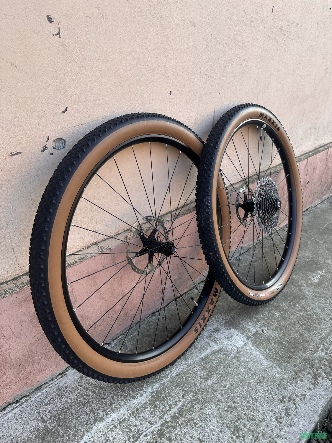 1. Pereche Anvelope Maxxis Ikon 29x2.2 EXO TR 3C MaxxSpeed
