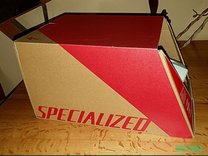 1. Cască Specialized Mips + senzor accident