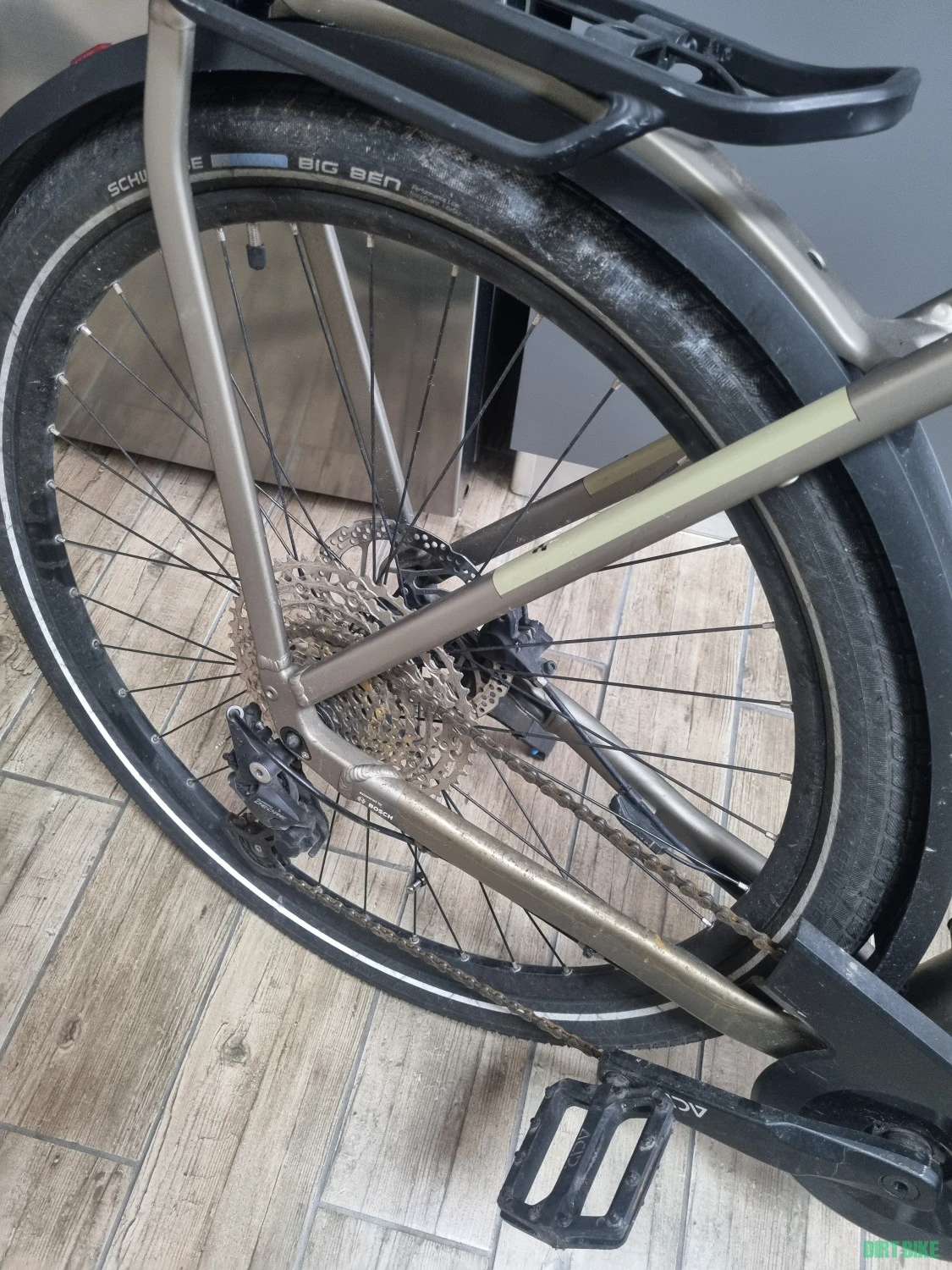 7. Vand Bicicleta Electrica -Hybrid CUBE PRO