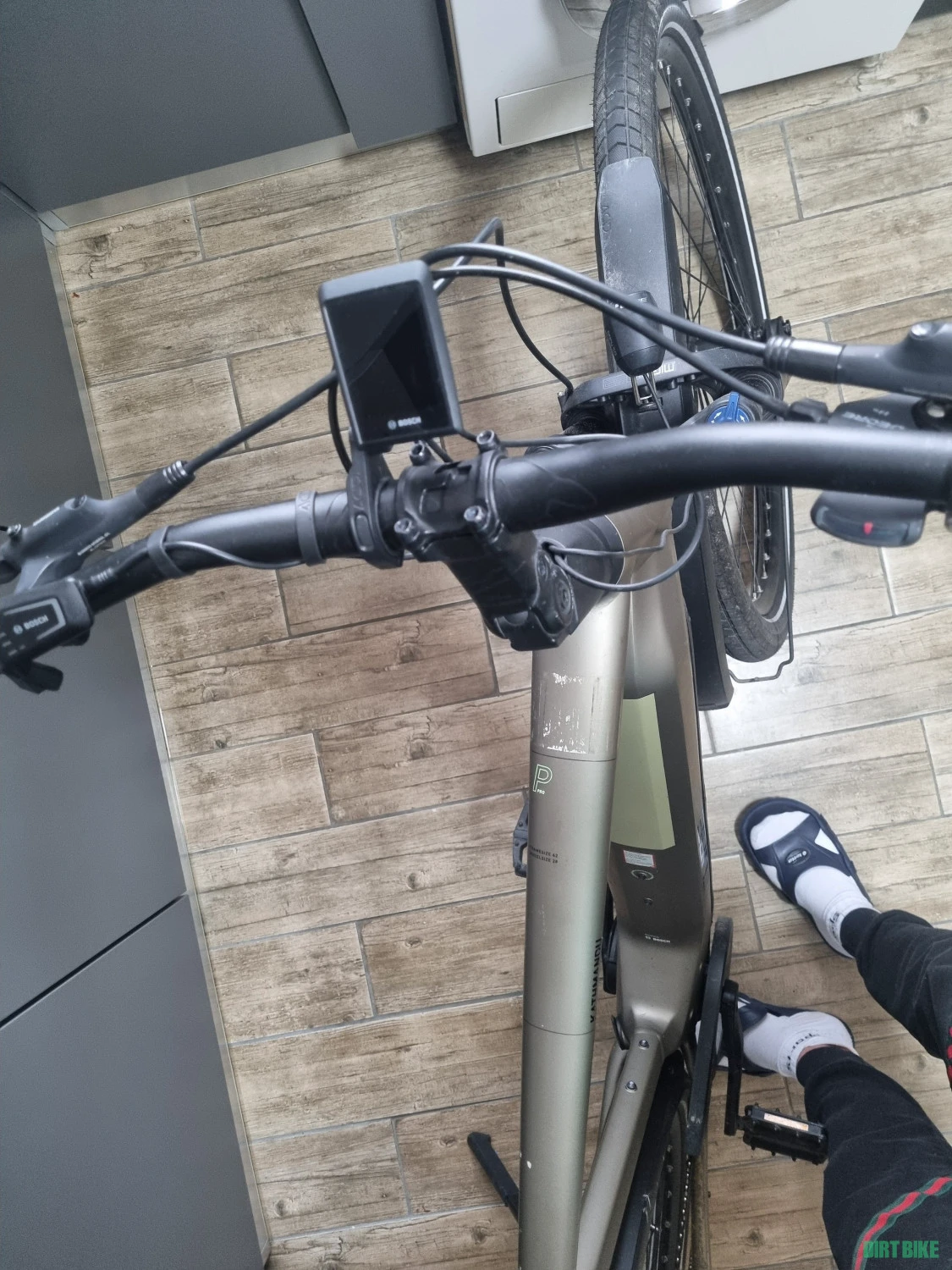 5. Vand Bicicleta Electrica -Hybrid CUBE PRO