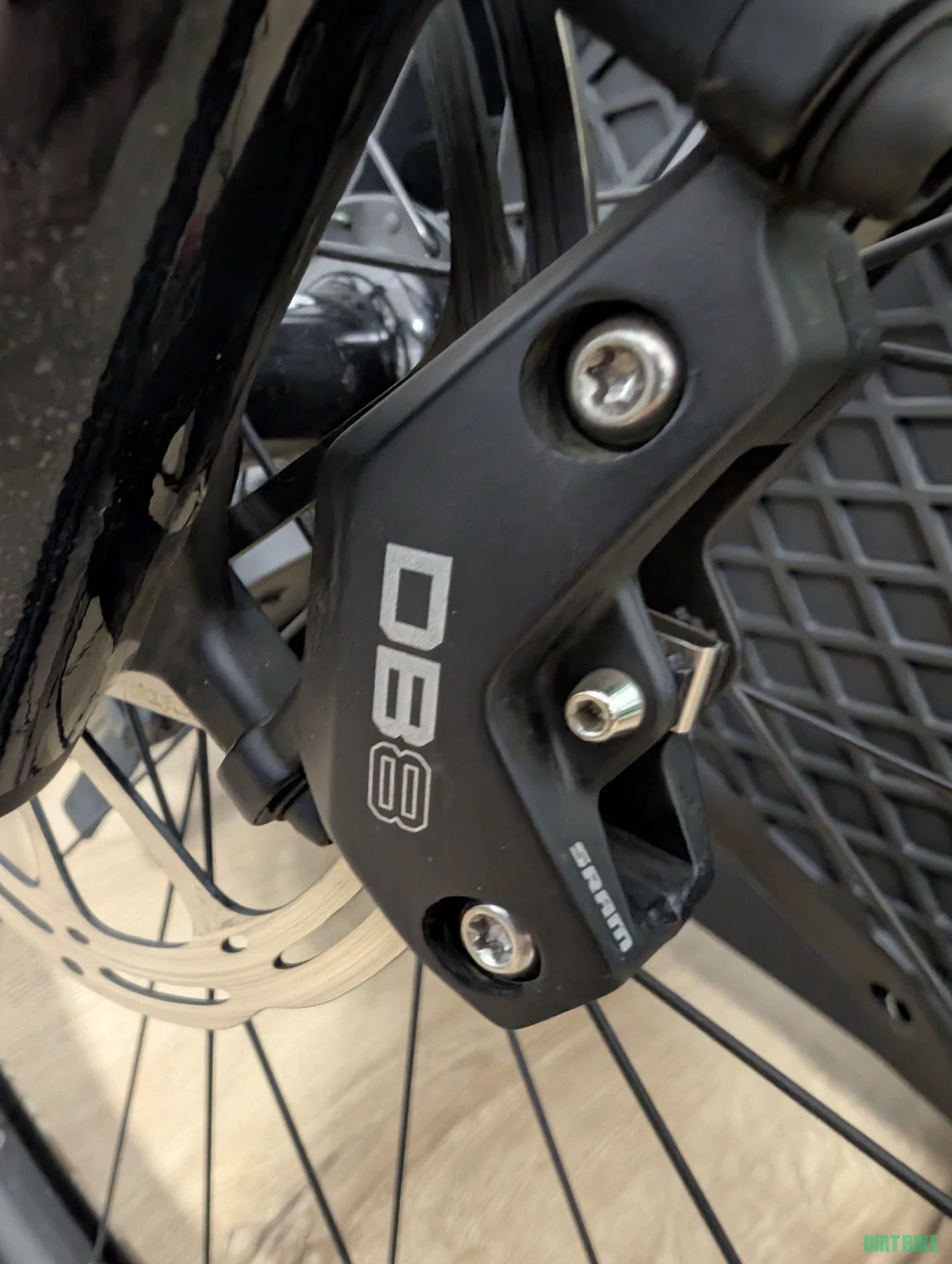 1. Frane SRAM DB8 + discuri 200 mm