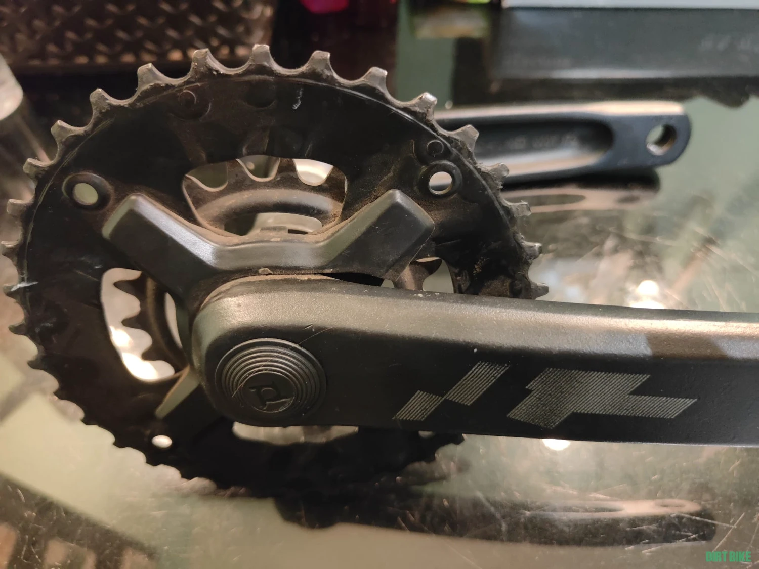1. Angrenaj pedalier plus monobloc pentru MTB