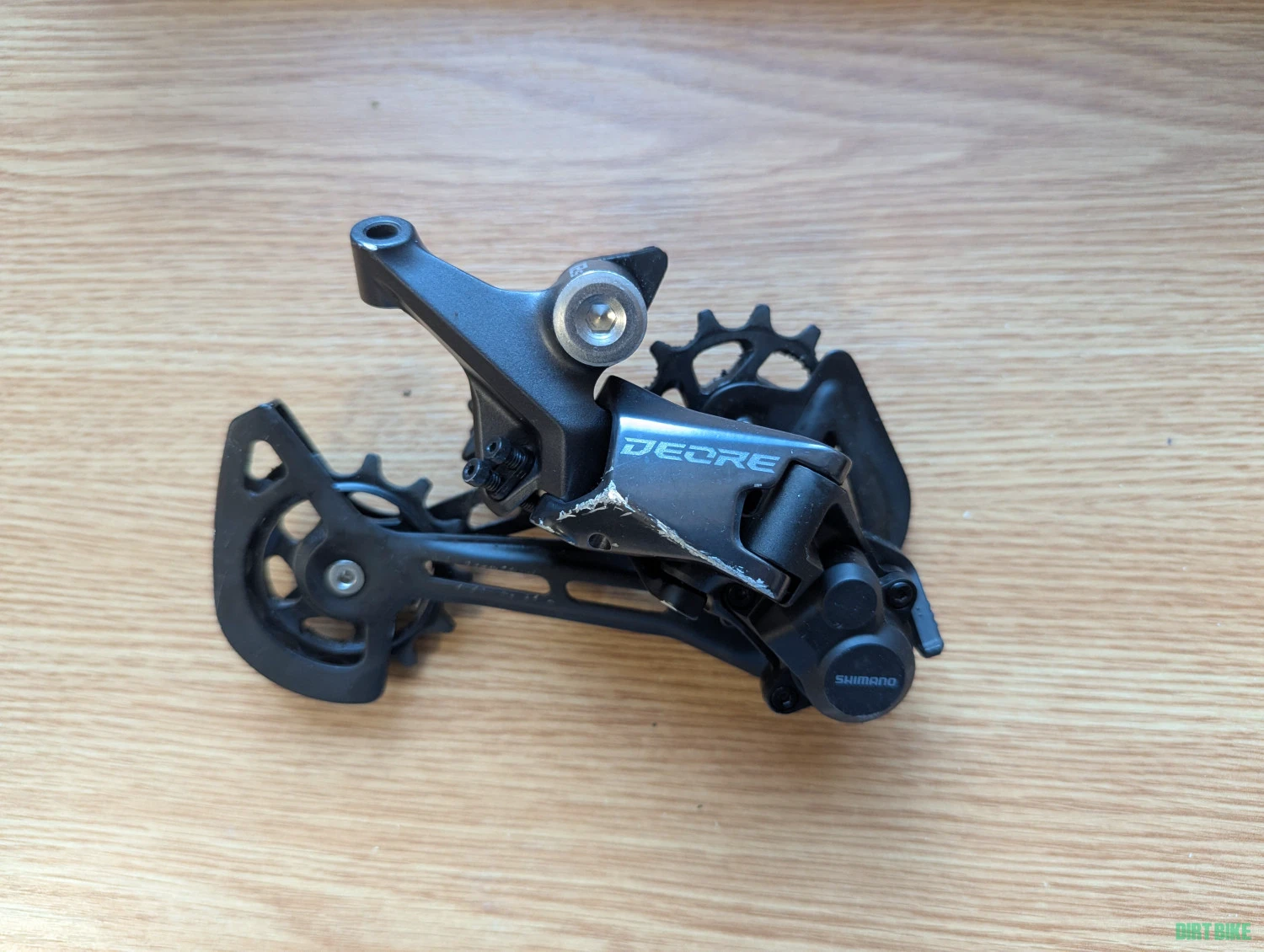 1. Rezervat -Deraior schimbator Shimano Deore 12 viteze