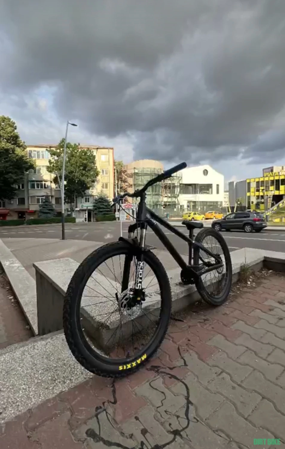 1. Dirt jumper custom kellys