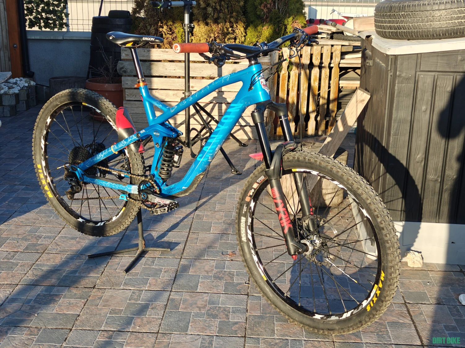 1. Vand Canyon Strive CF8.0 marime M/L