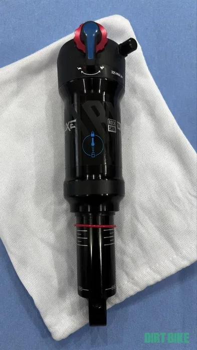 1. Rockshox Deluxe select + debon air