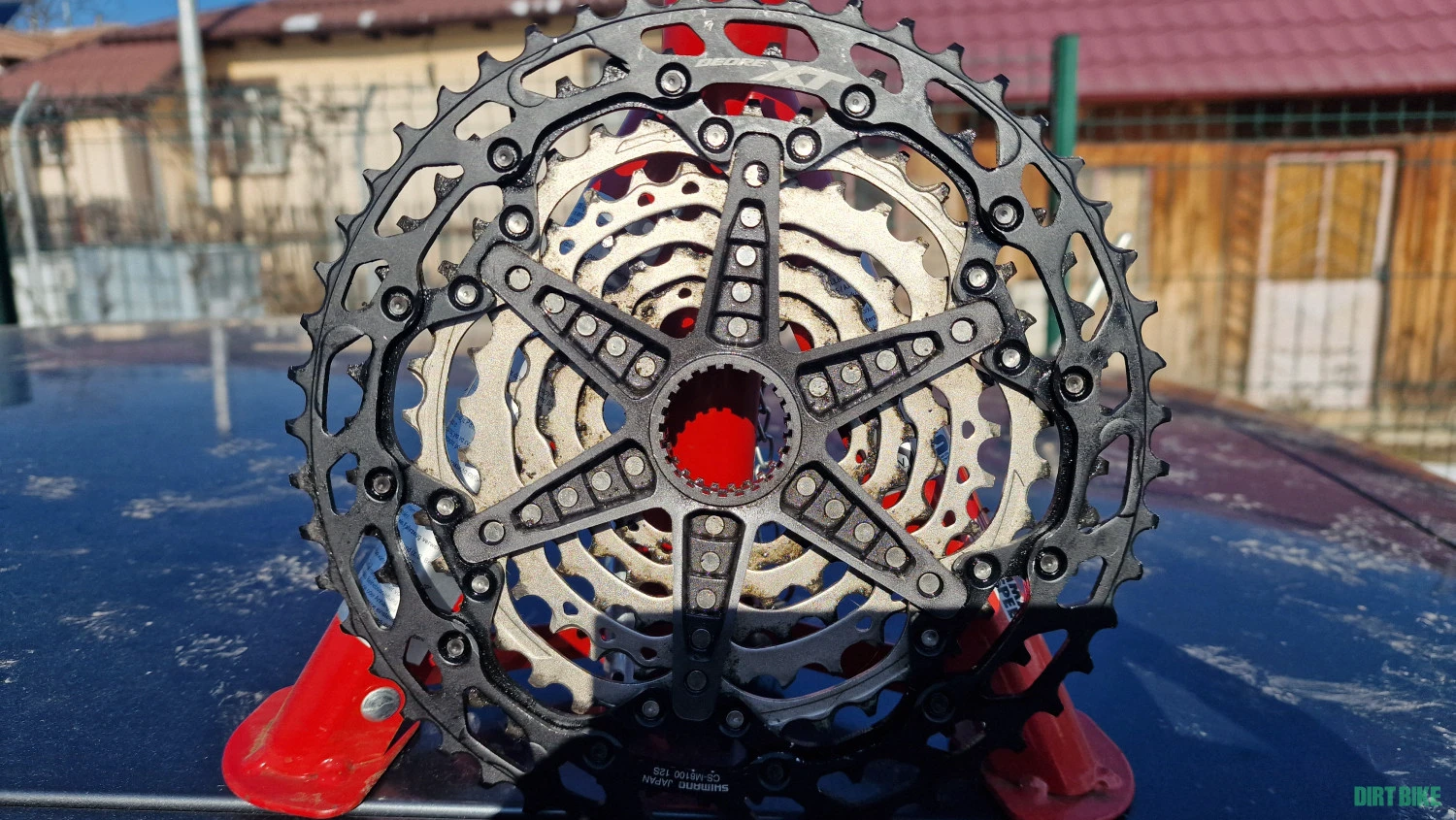 3. Vând pinioane Shimano deore XT