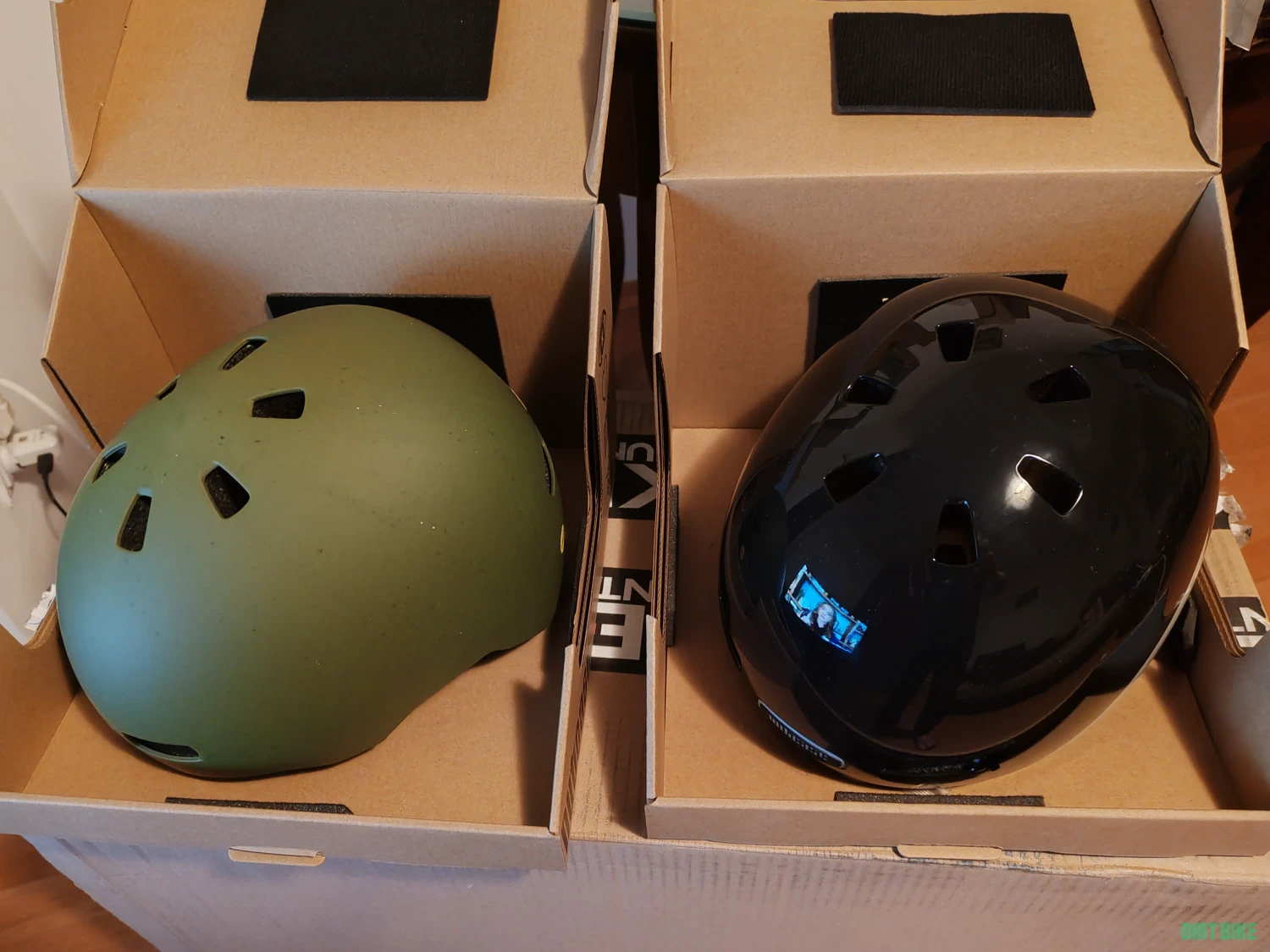 1. Casca Nutcase Mips city bike, skateboard, role, scuter