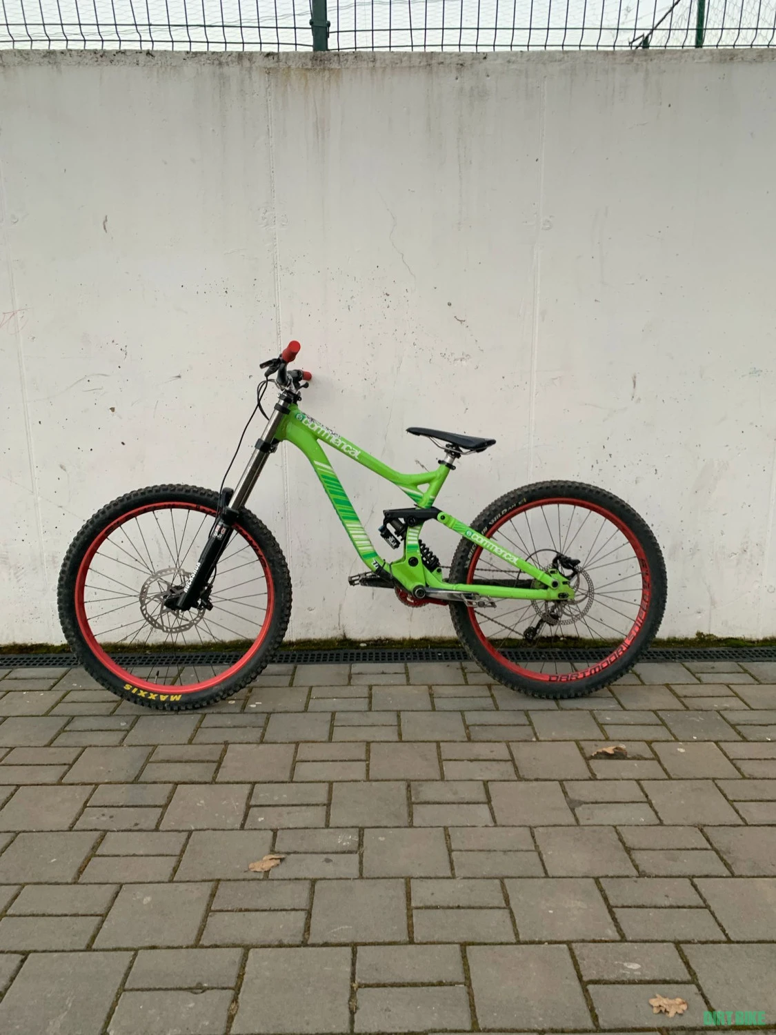 1. Commencal supreme v3 2014
