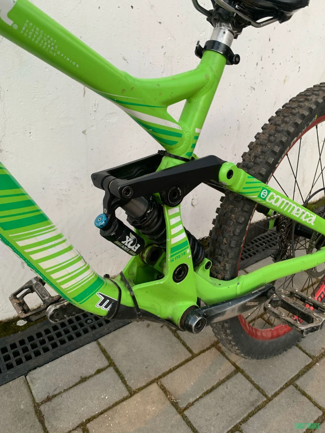 4. Commencal supreme v3 2014