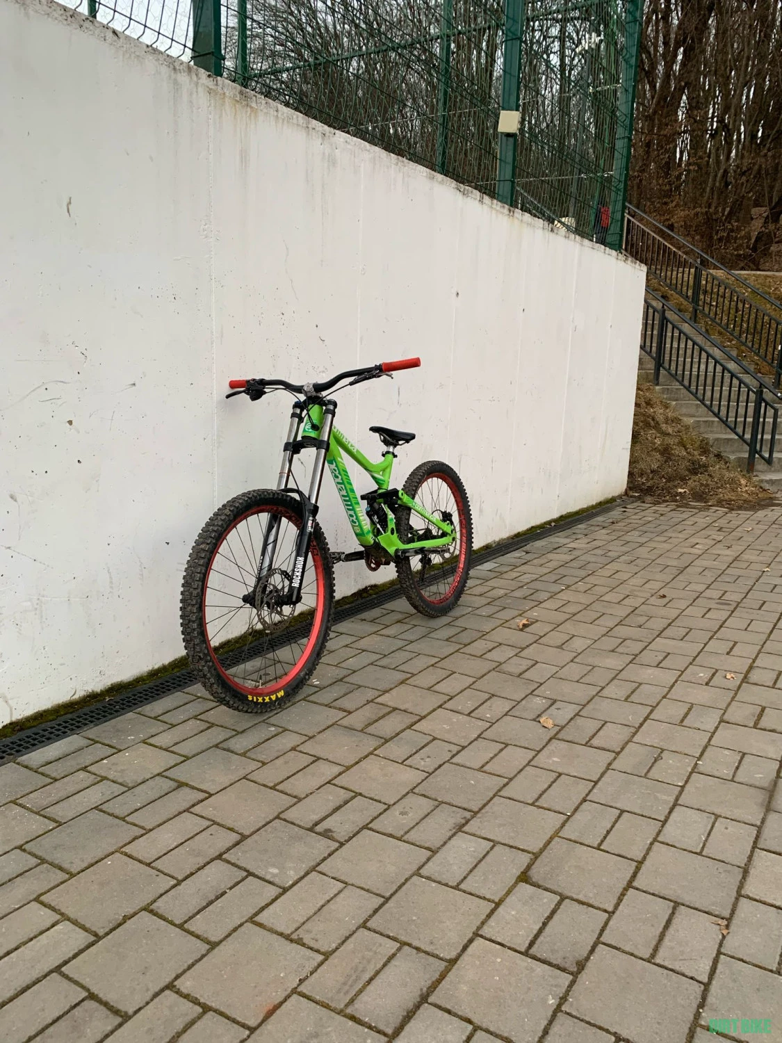 6. Commencal supreme v3 2014