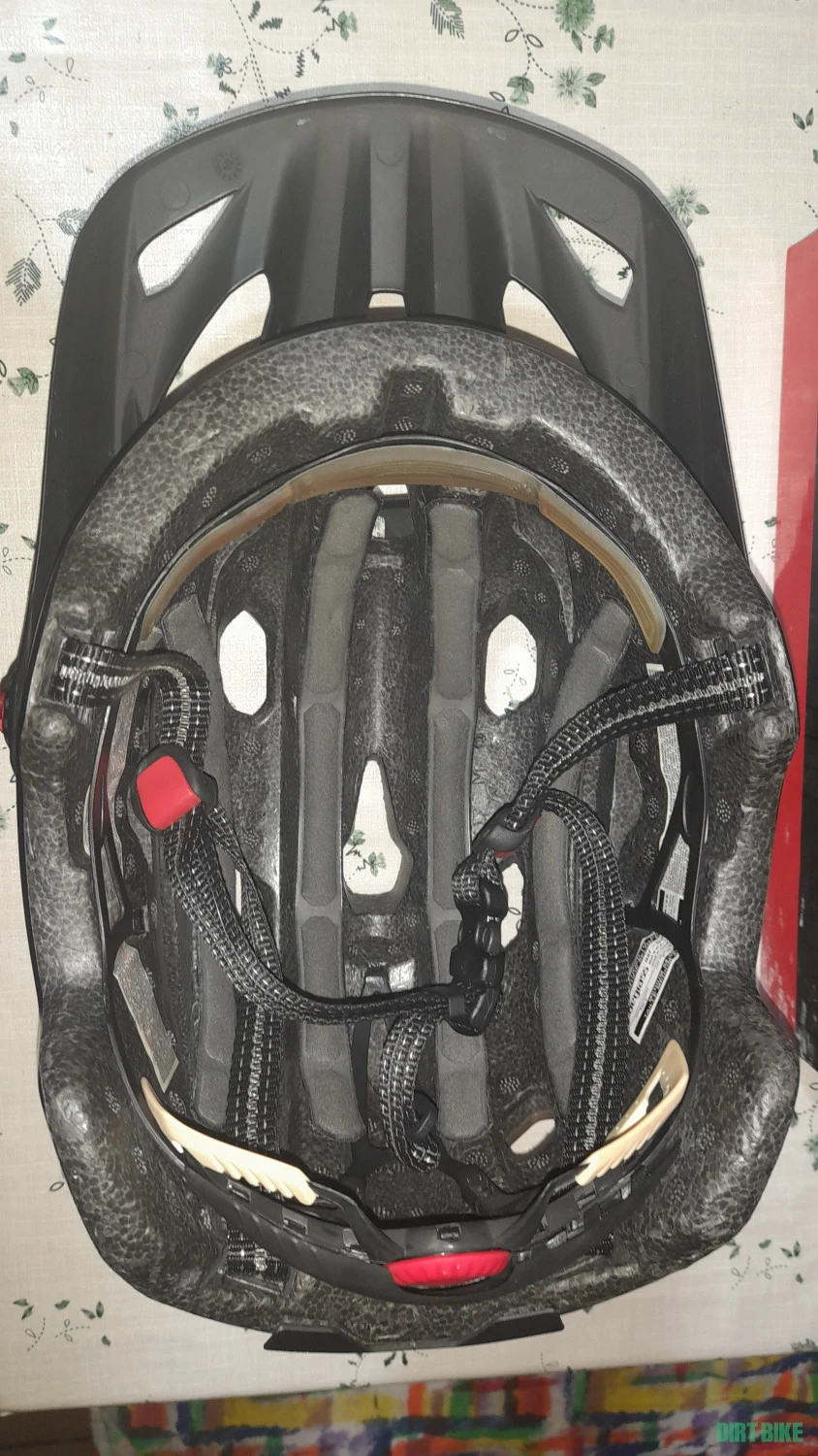 6. Casca Bluegrass, enduro, medium (54-58), stare perfecta.