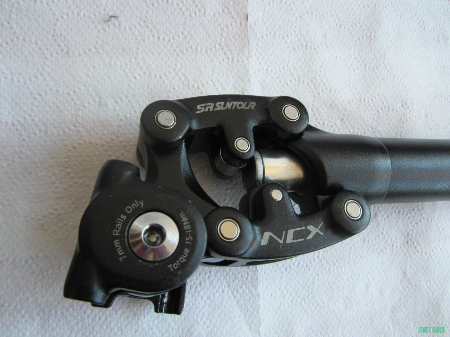 1. Tija de sa Suntour NCX ,plus suport telefon