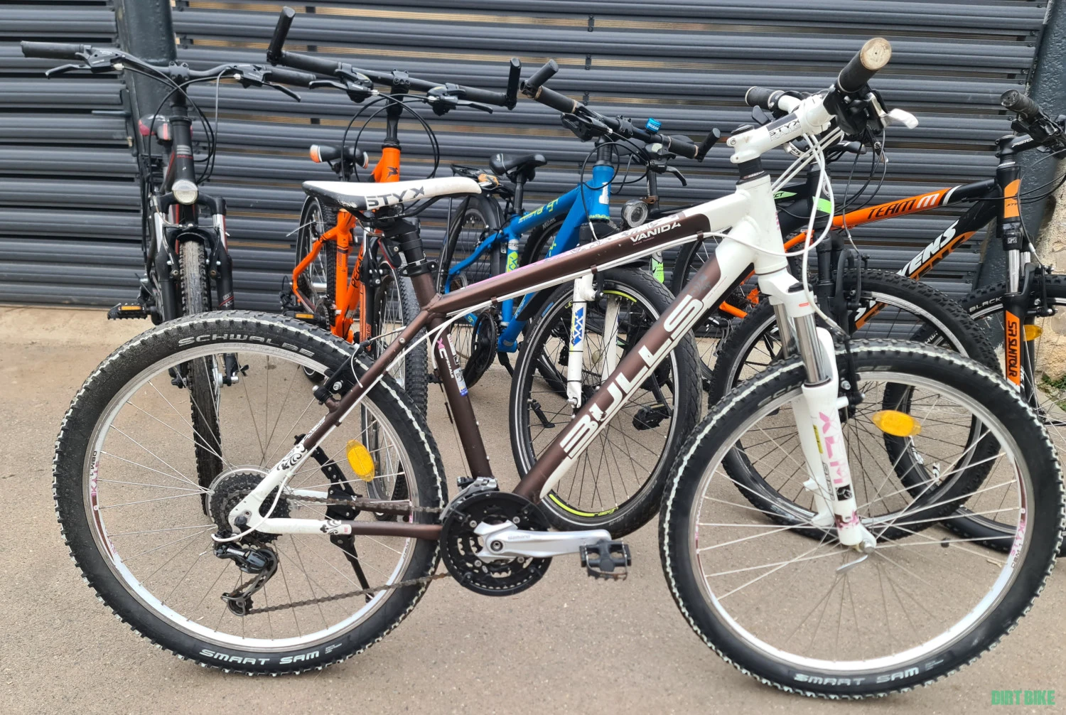 1. Bicicleta MTB Bulls Vanida roti 26"
