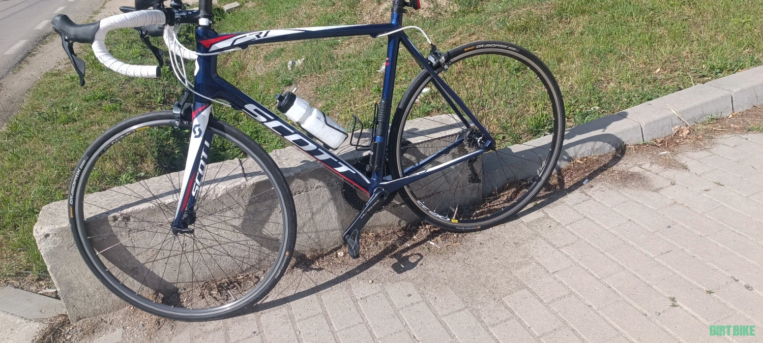 2. Cursiera Scott CR1 30 58cm Ultegra R8000