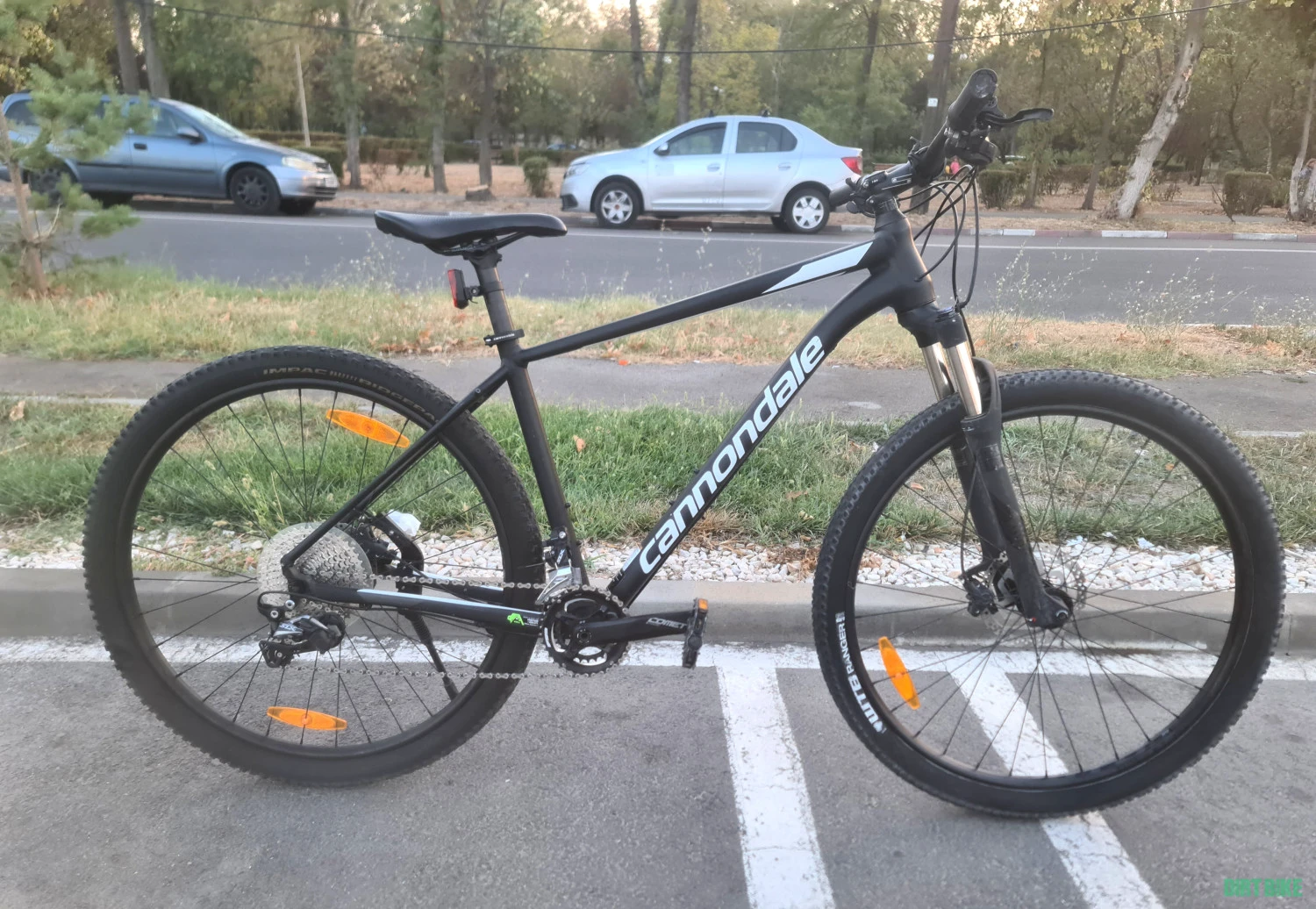 1. Cannondale Trail 3 bicicleta MTB