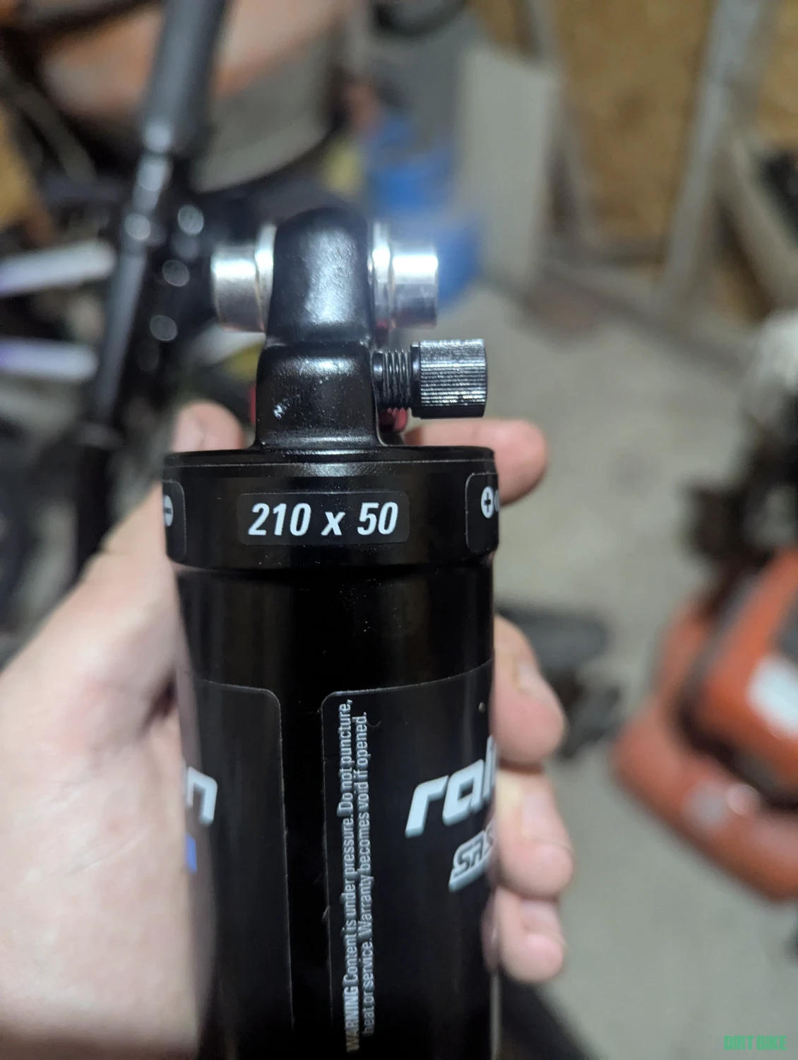 1. Shock sr suntour raidon