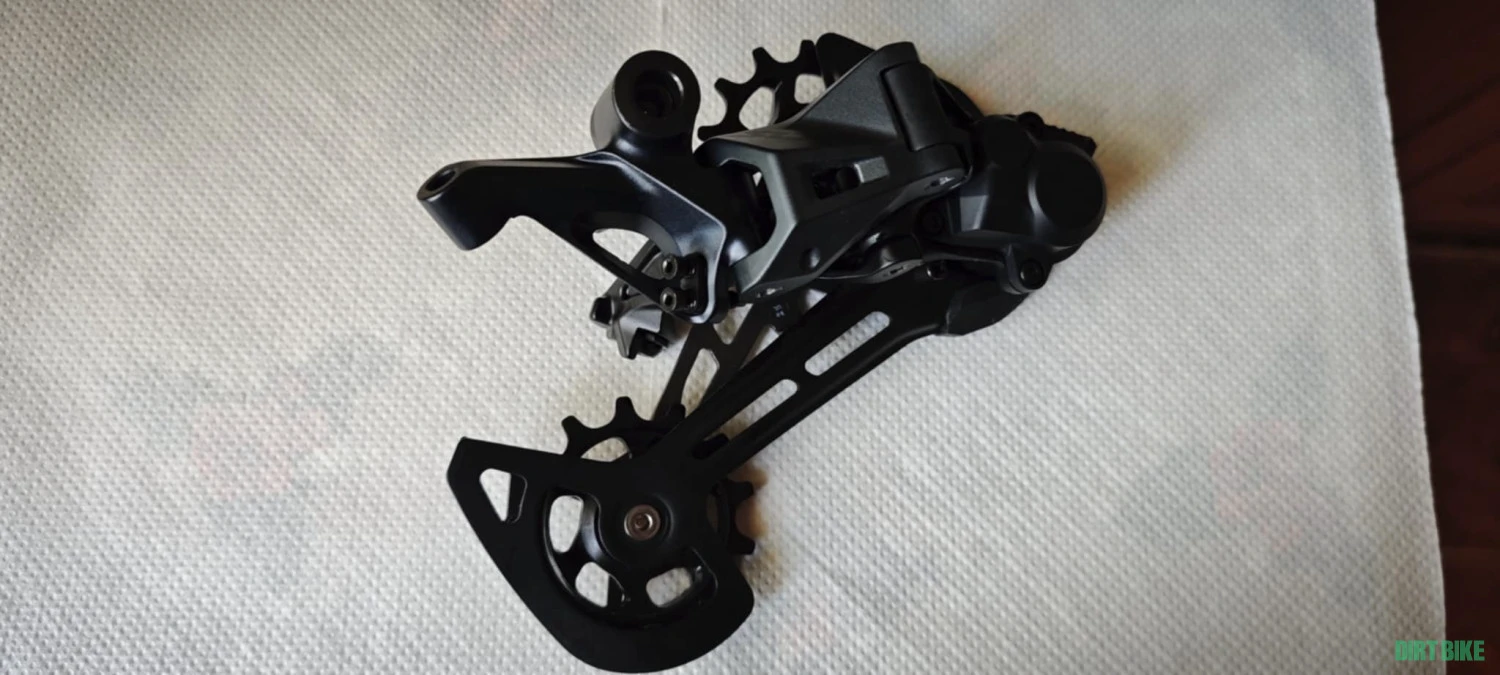 1. Schimbător Shimano SLX RD-M7100 1x12 viteze