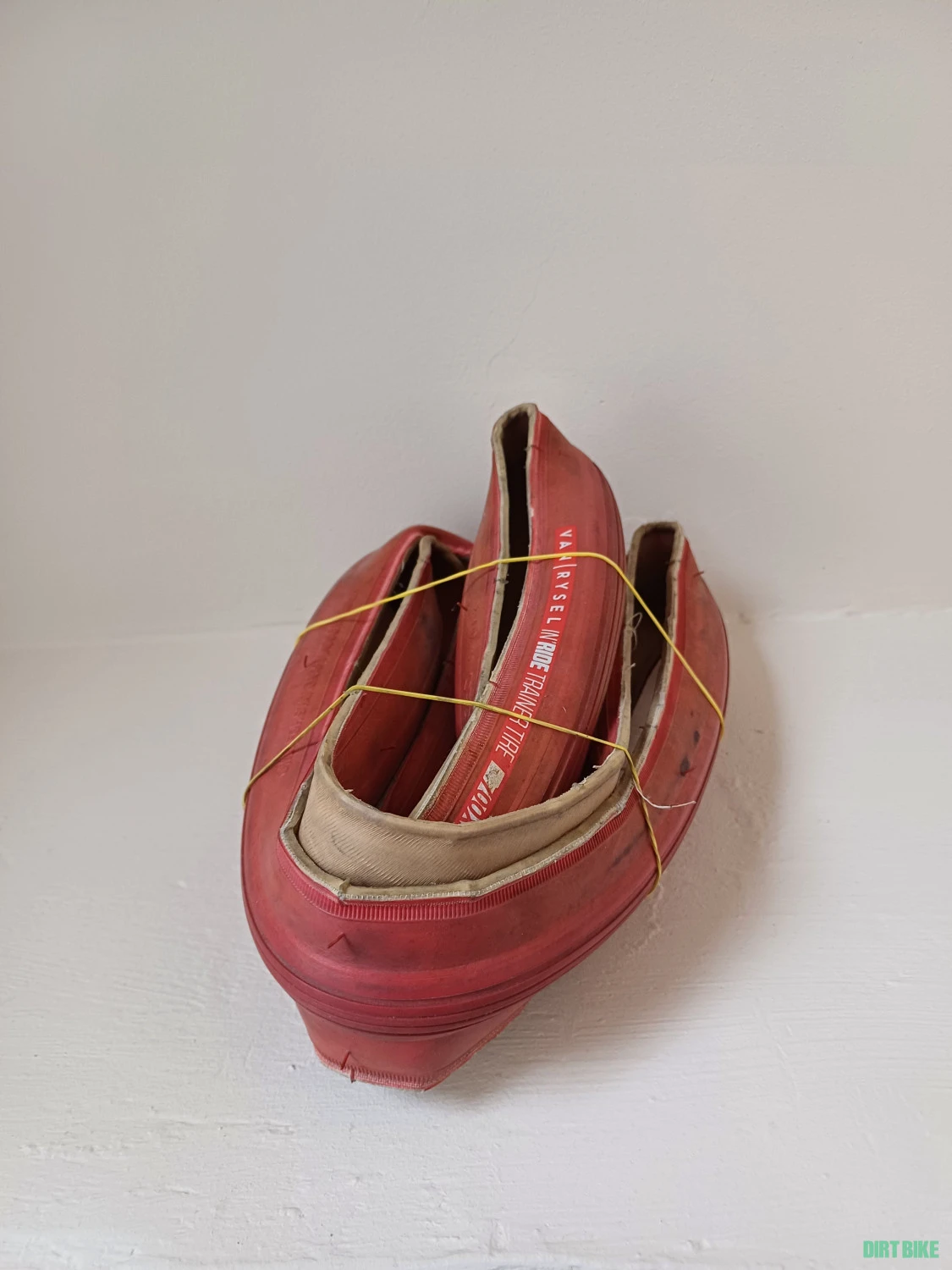 2. Cuciuc home trainer 700x25cc Van Rysel