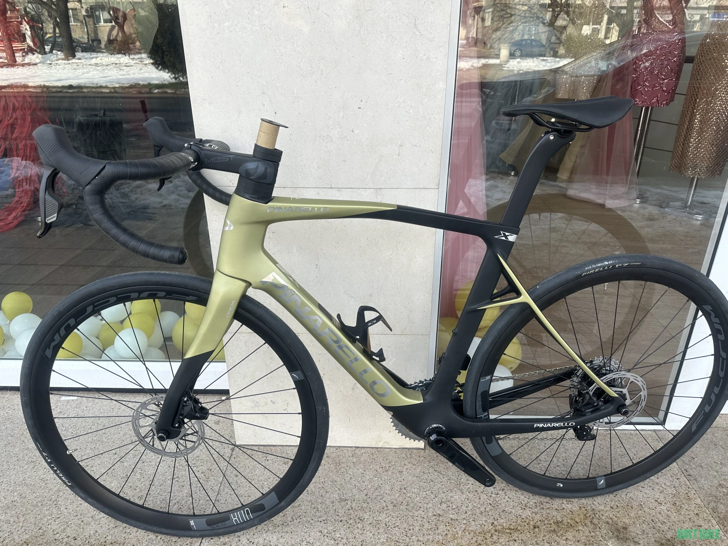 8. Pinarello X9 sram rival new