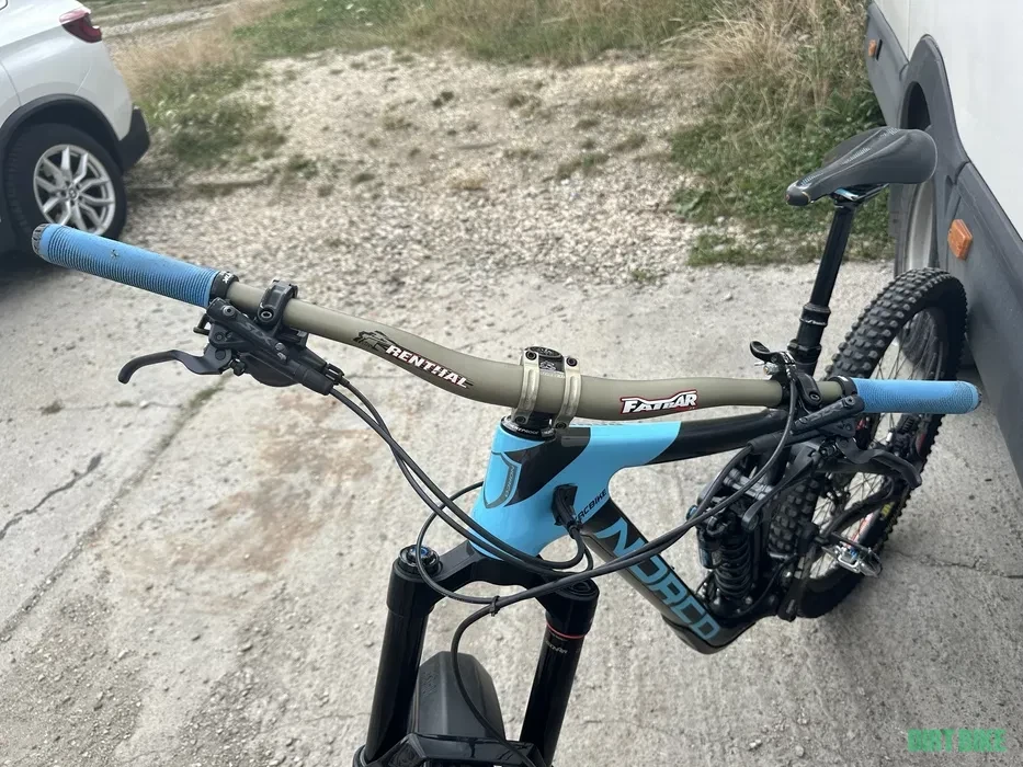 3. Bicicleta norco super enduro piese de top