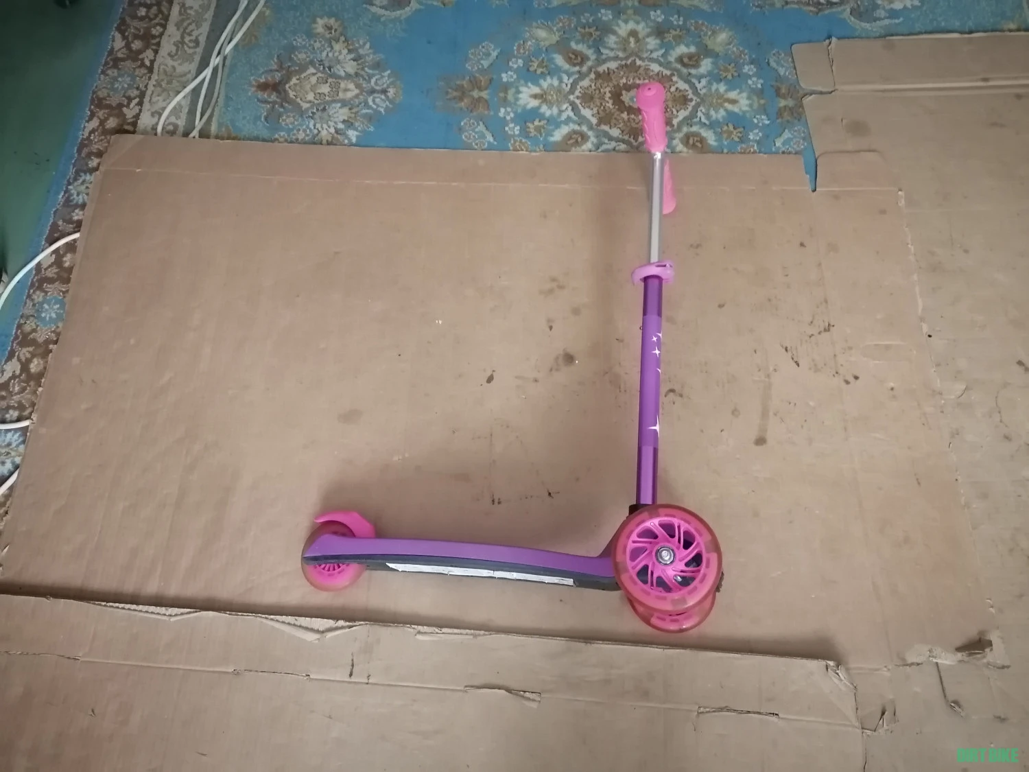 1. Trotineta copii cu lumini
