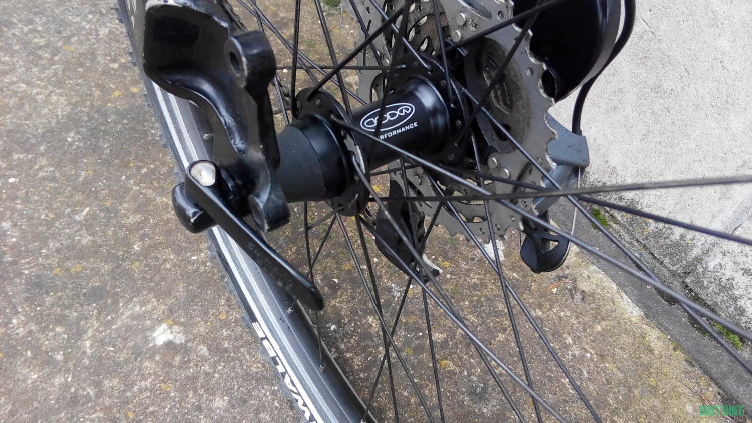 8. Cannondale mtb 26" suspensie