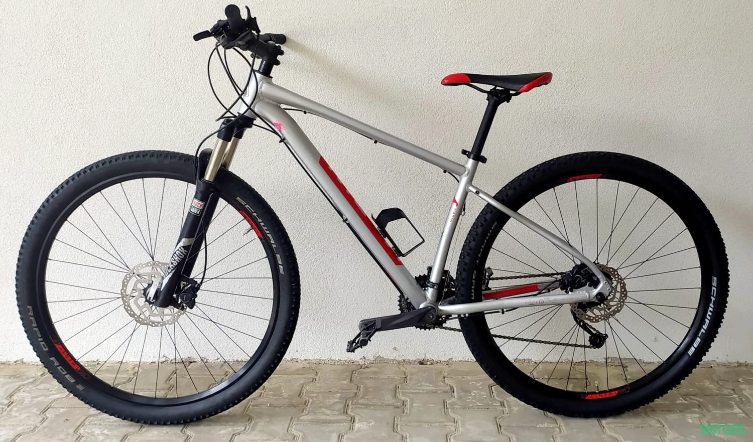 1. Marin 29r rockshox hidraulica cube