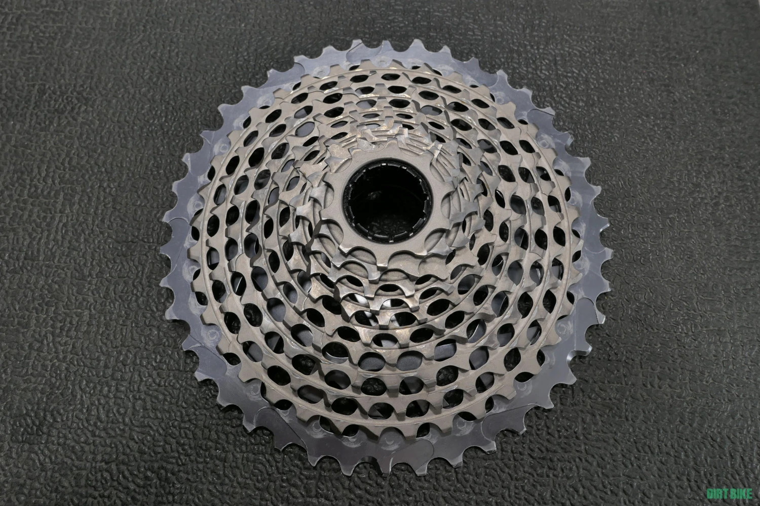 4. Sram XX1 XG-1199 10-42T