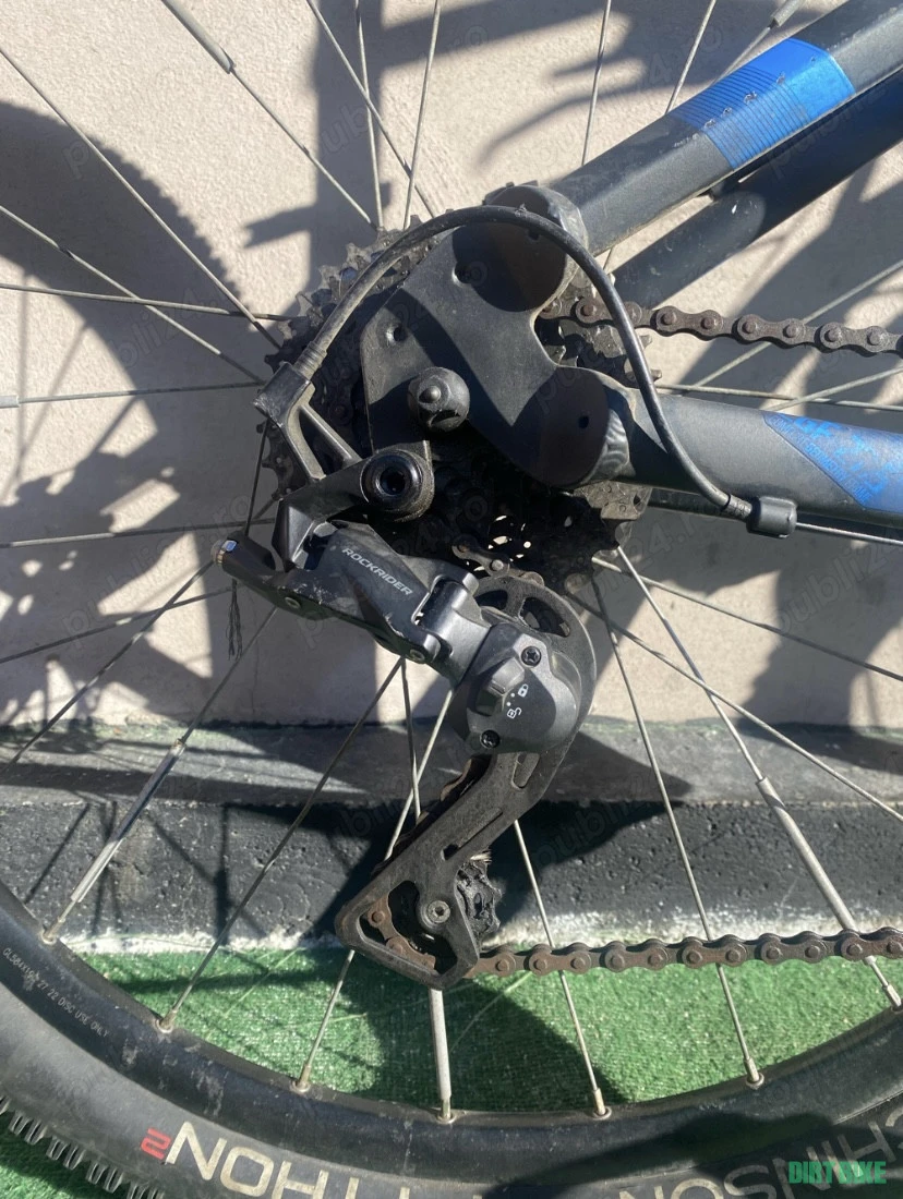 4. Vând bicicleta rockrider st120