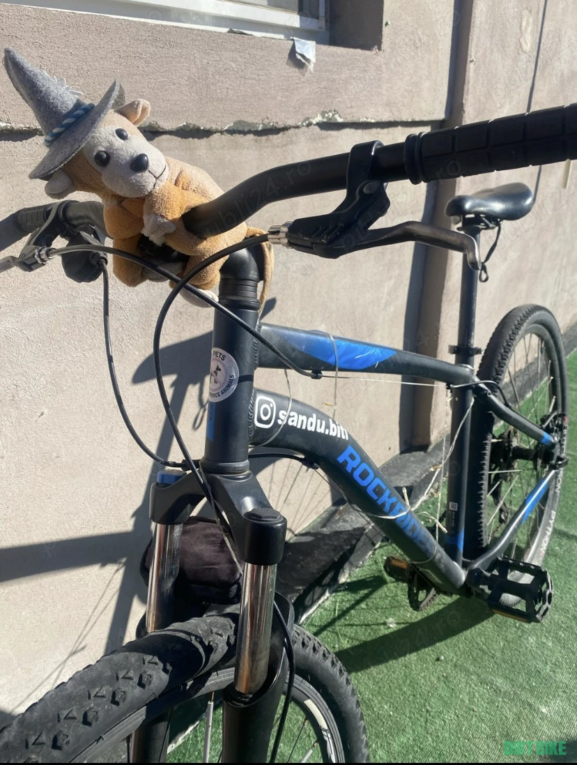 3. Vând bicicleta rockrider st120