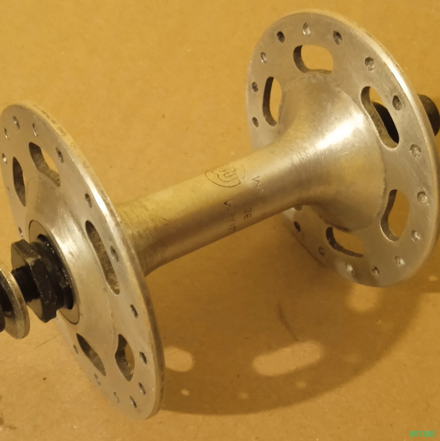 1. Butuc cursiera single ciclocross