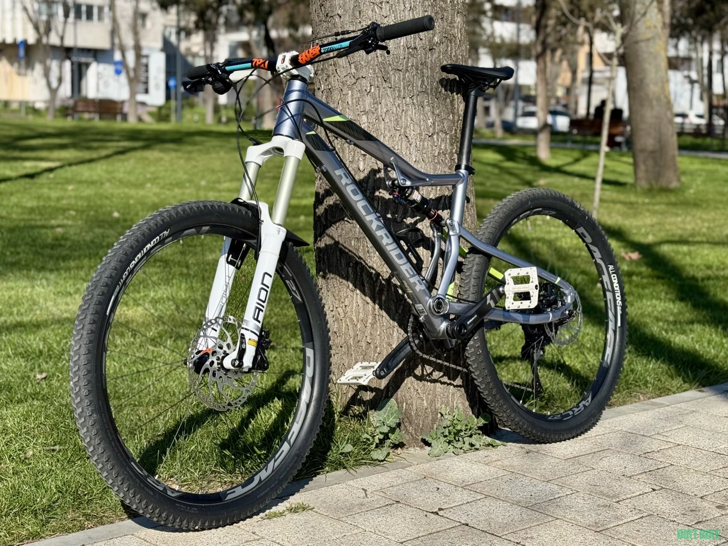 1. Rockrider ST900S full-custom, all-mountain, enduro