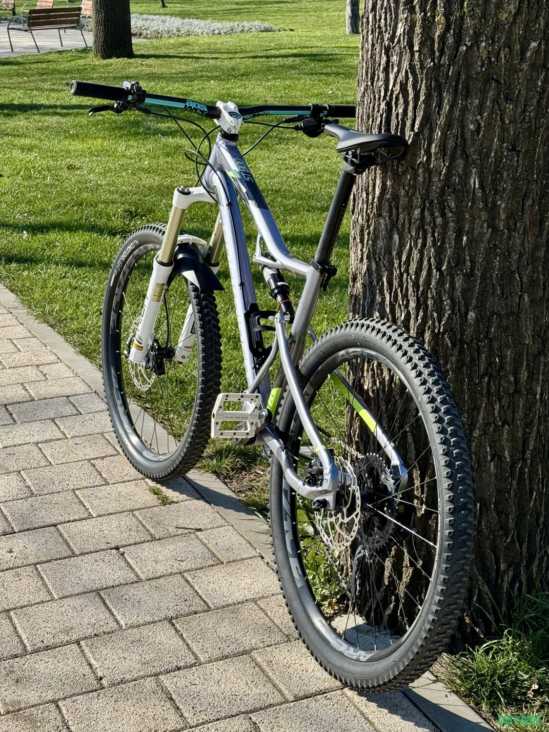 18. Rockrider ST900S full-custom, all-mountain, enduro