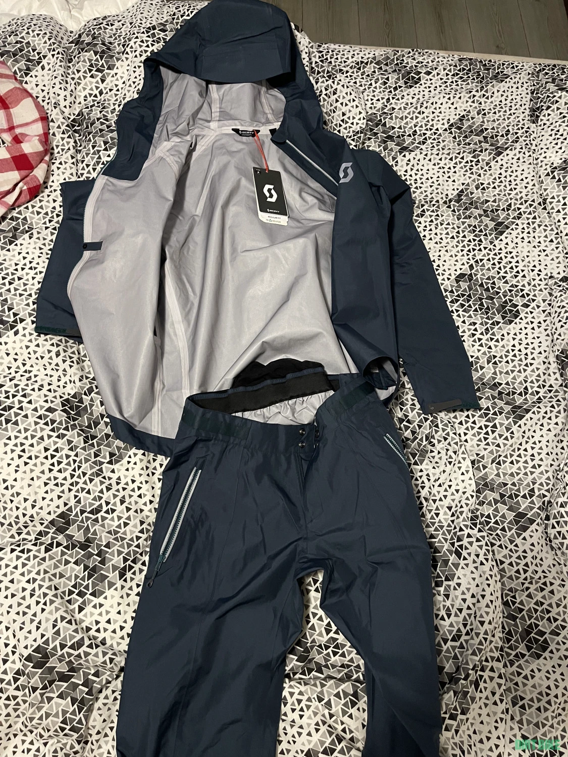 1. Compleu Scott Trail Storm Waterproof One Piece