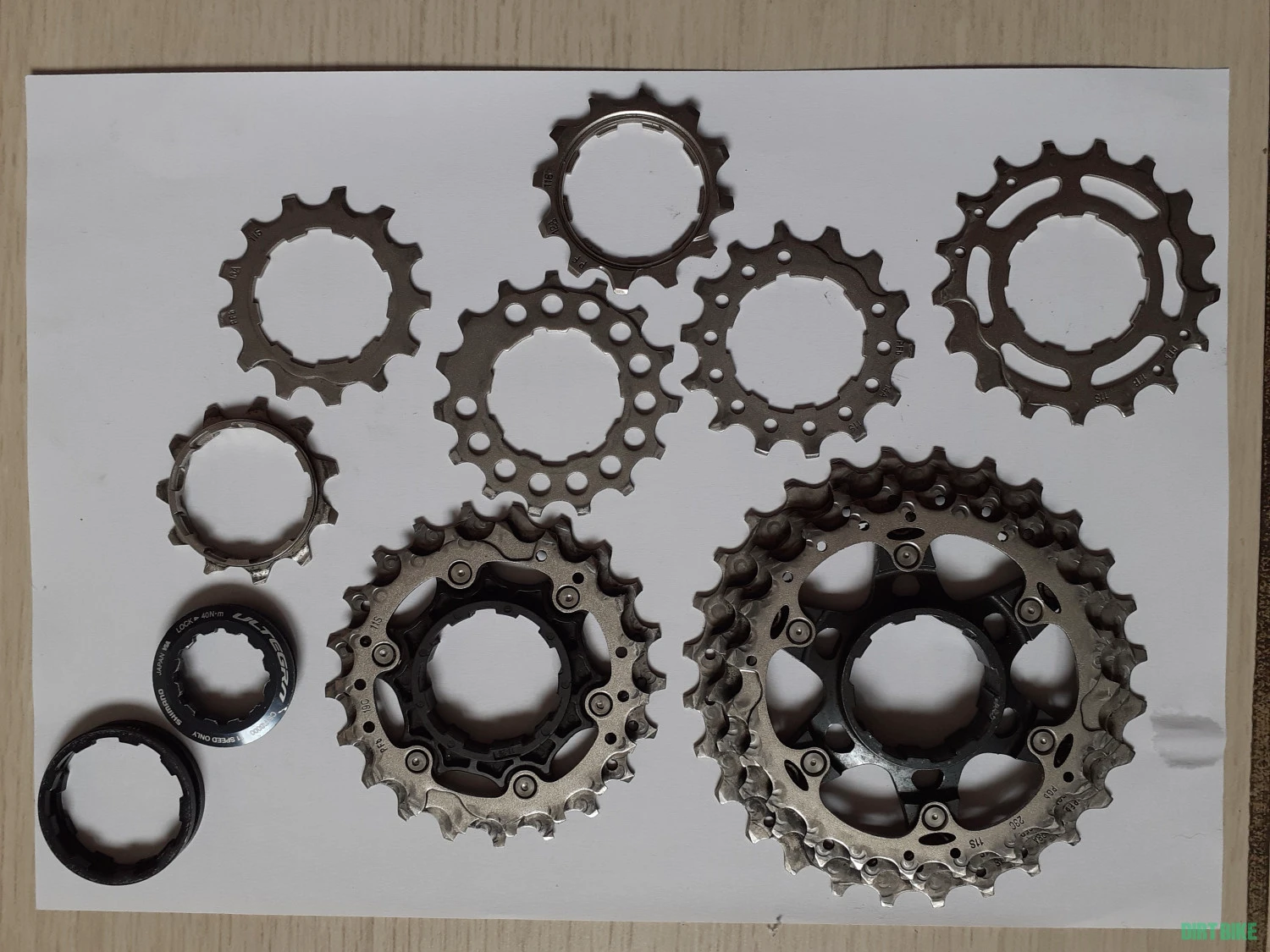 10. Caseta (grup pinioane) Ultegra CS-R8000