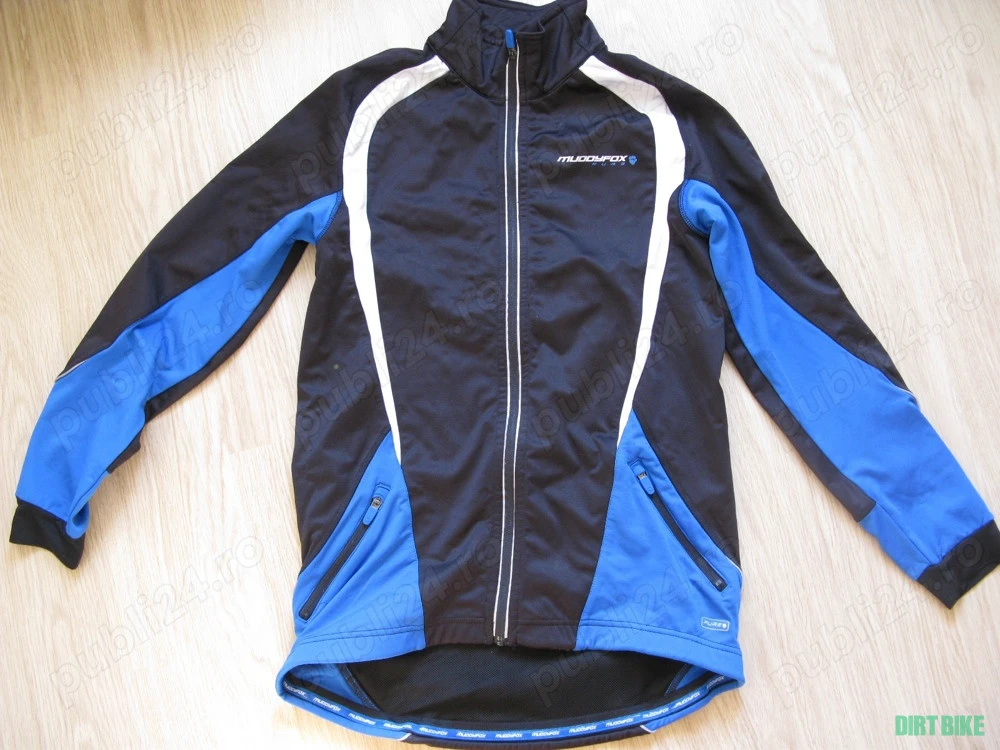 5. Vand 2 jachete noi pentru outdor cycling