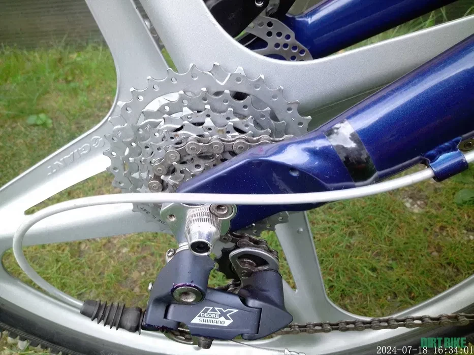 2. Bicicleta Giant Prodigy S.U.B., full alu, 27 viteze, dubla suspensie