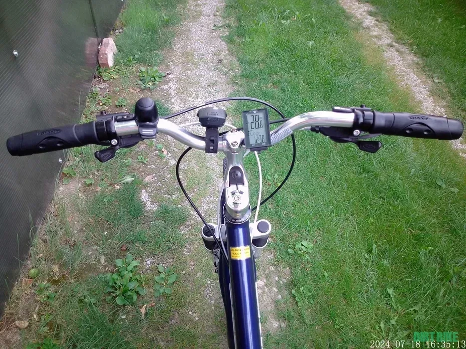 4. Bicicleta Giant Prodigy S.U.B., full alu, 27 viteze, dubla suspensie