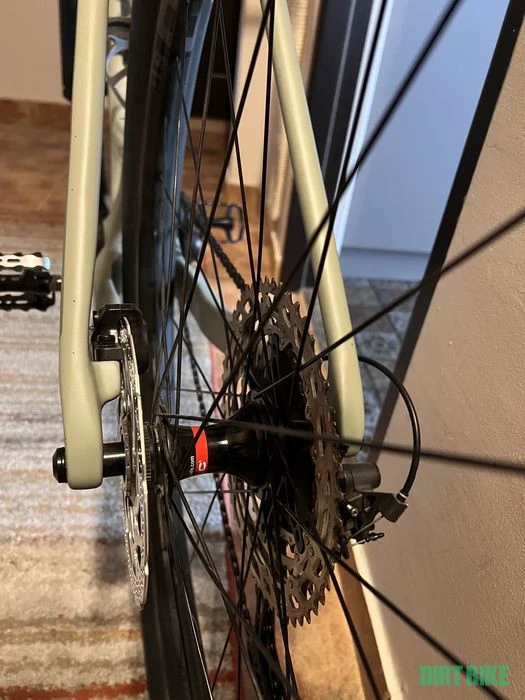 2. Vand bicicleta carbon X-Fact