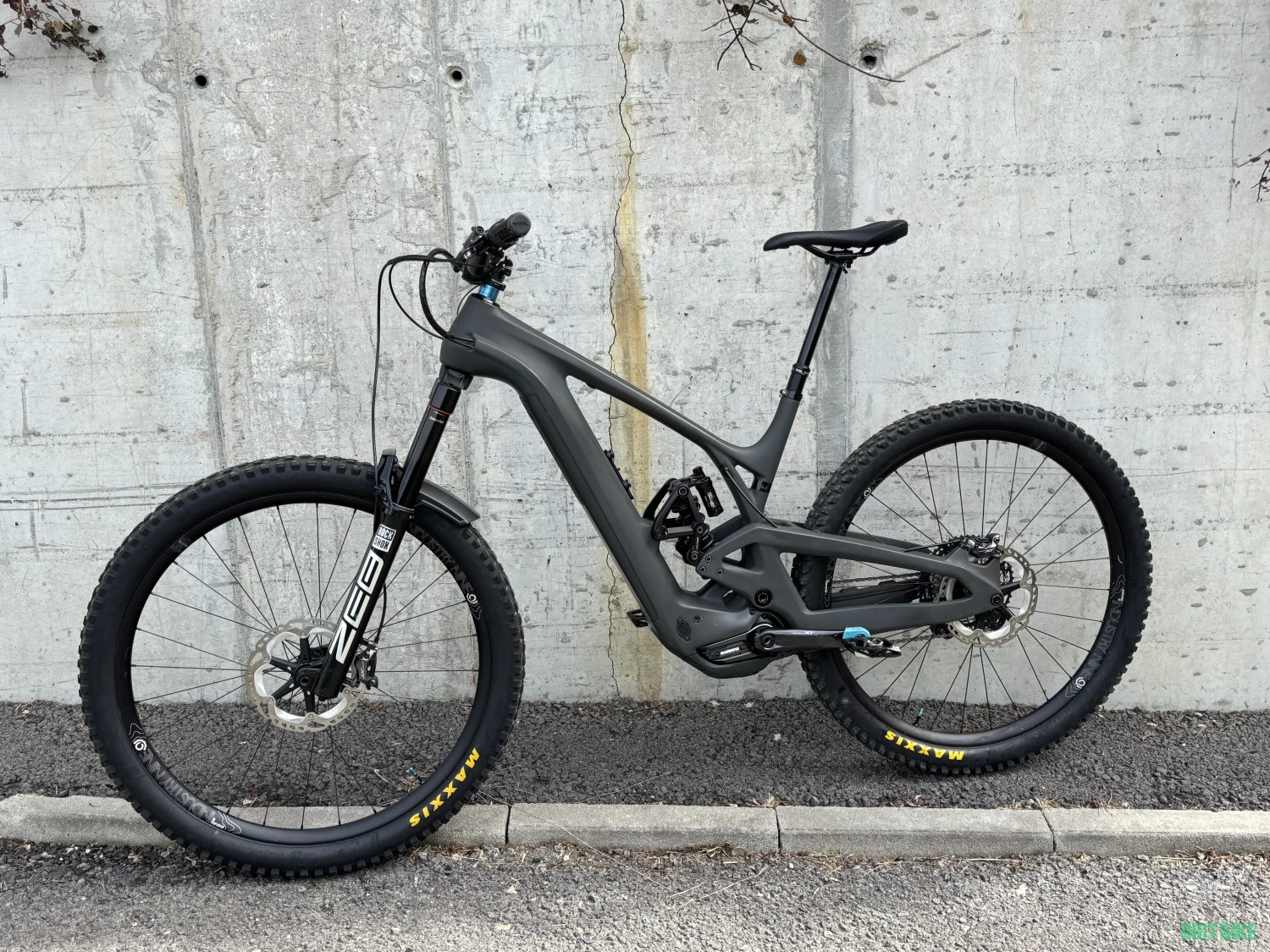 1. Bicicleta electrica Evil Epocalypse Wasabi Shadow