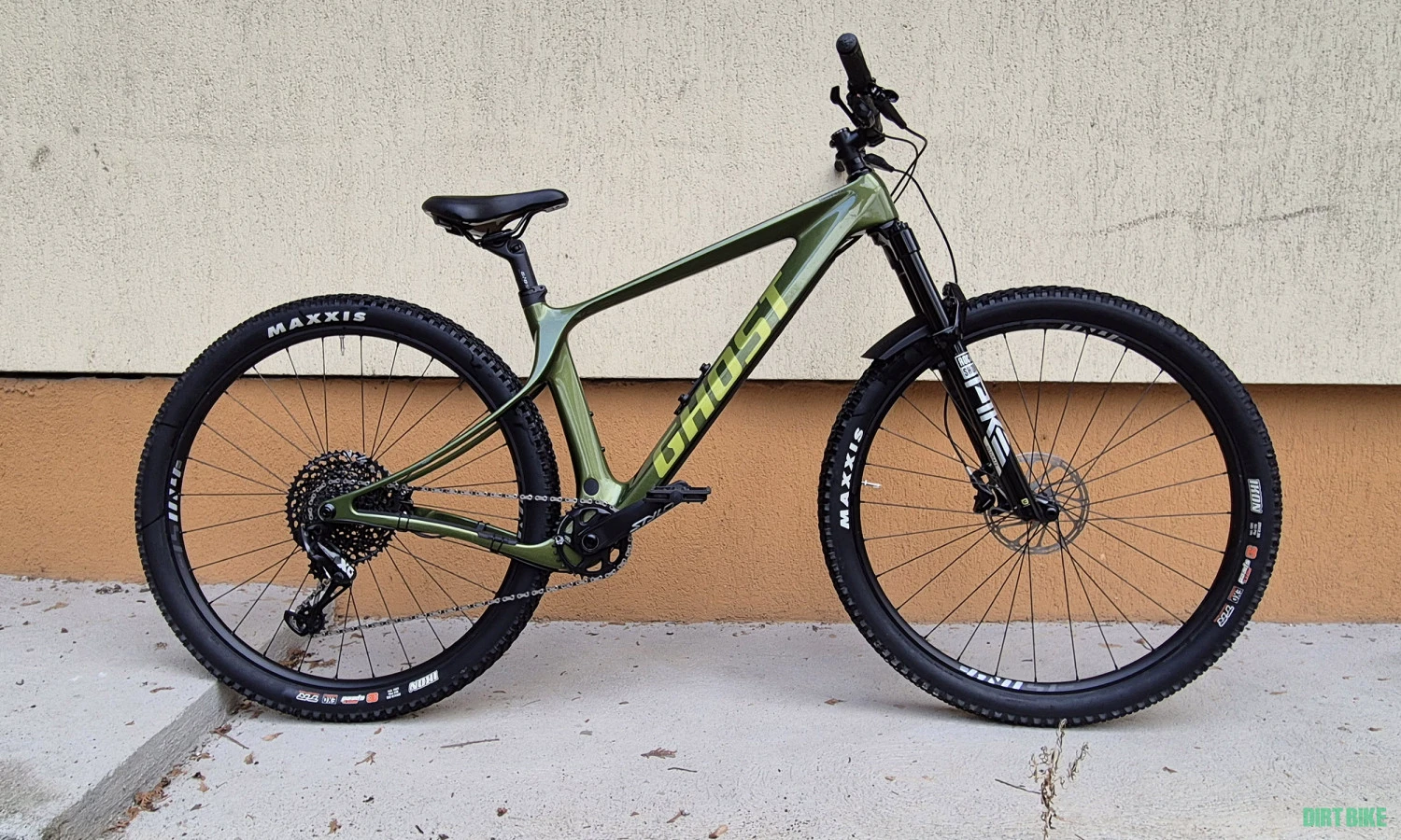 1. Vand bicicleta GHOST LECTOR UNIVERSAL 29” carbon