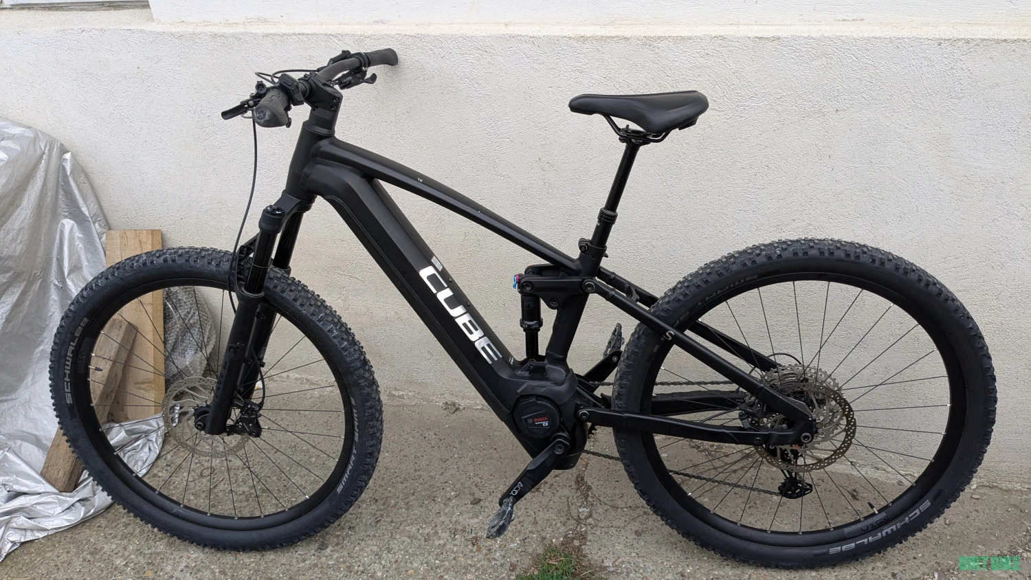 1. Bicicleta Cube Stereo Hibrid SL