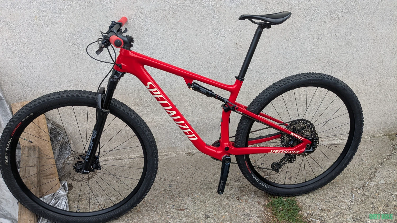 1. Bicicleta Specialized Epic Comp 29
