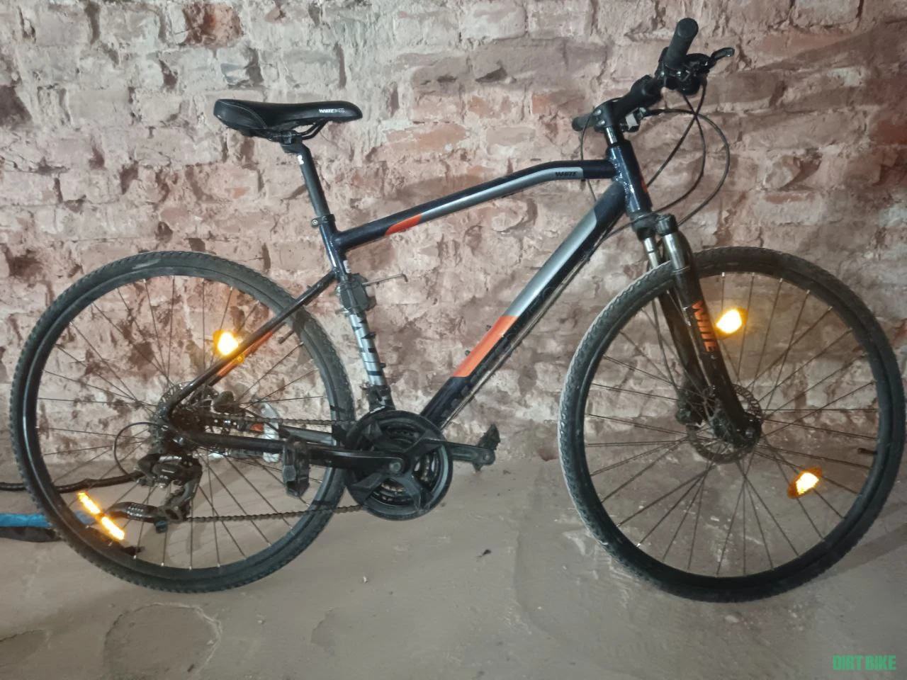 1. Vând Bicicleta
